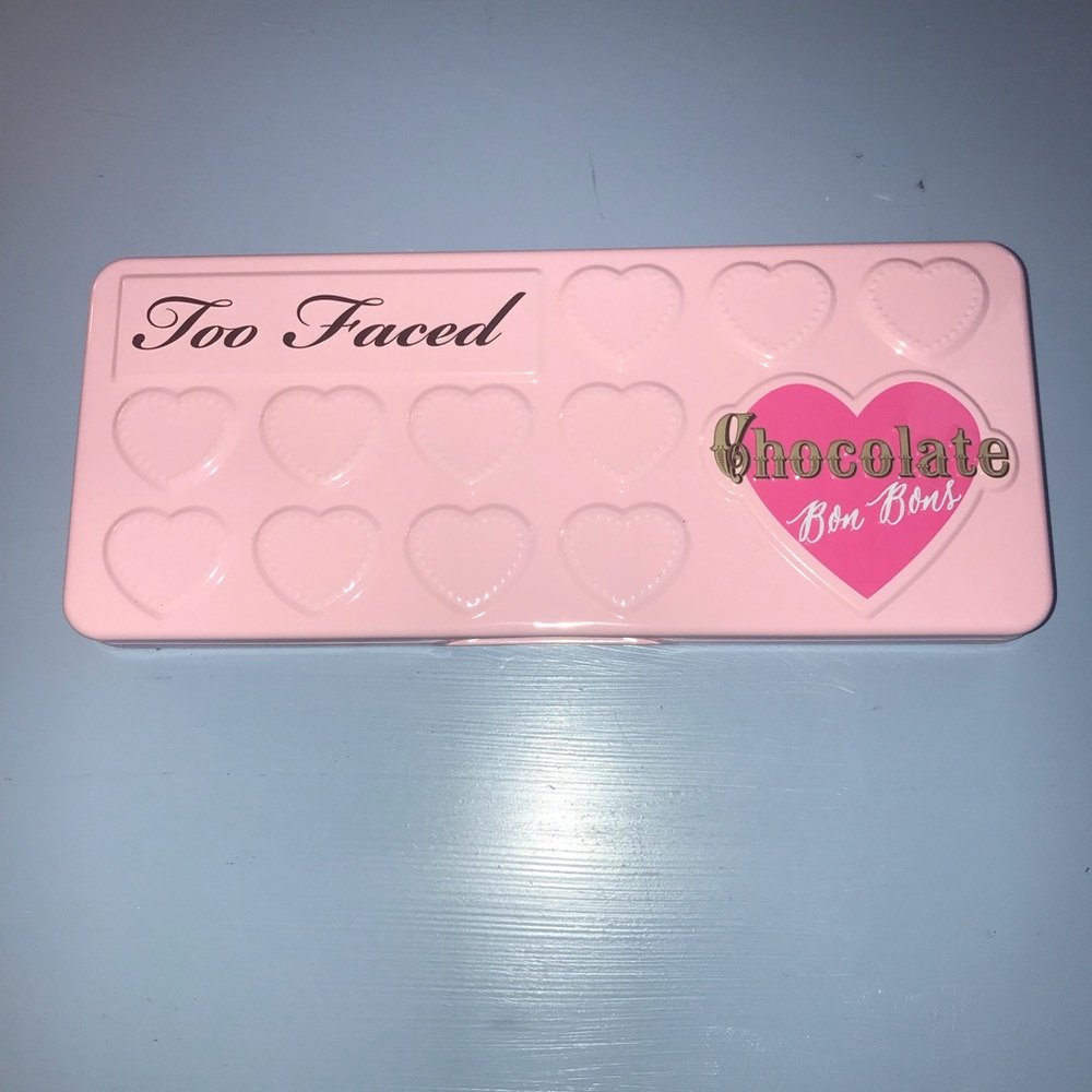 Too faced chocolate palette